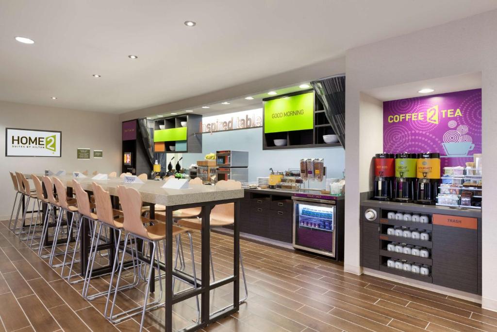 Kuchyň nebo kuchyňský kout v ubytování Home2 Suites by Hilton Lubbock