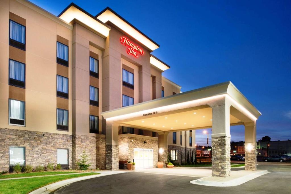 a rendering of a hotel with a hotel entrance at Hampton Inn Leavenworth in Leavenworth