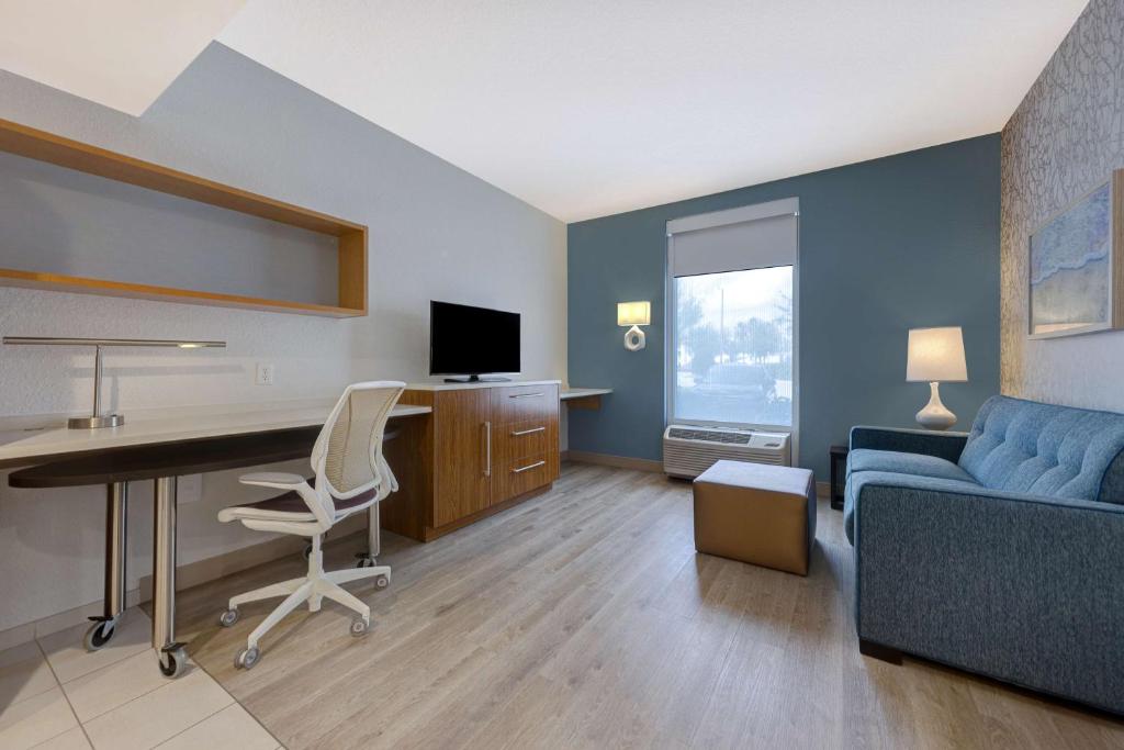 Home2 Suites by Hilton Orlando International Drive South - 