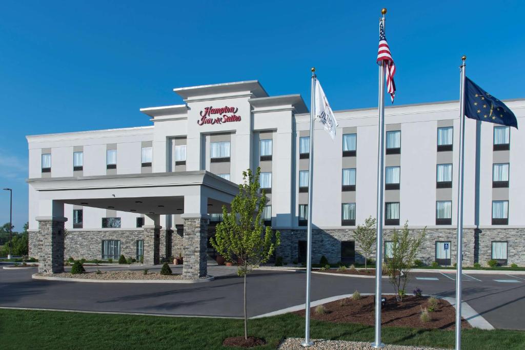 a rendering of the front of a hotel at Hampton Inn and Suites Michigan City in Michigan City