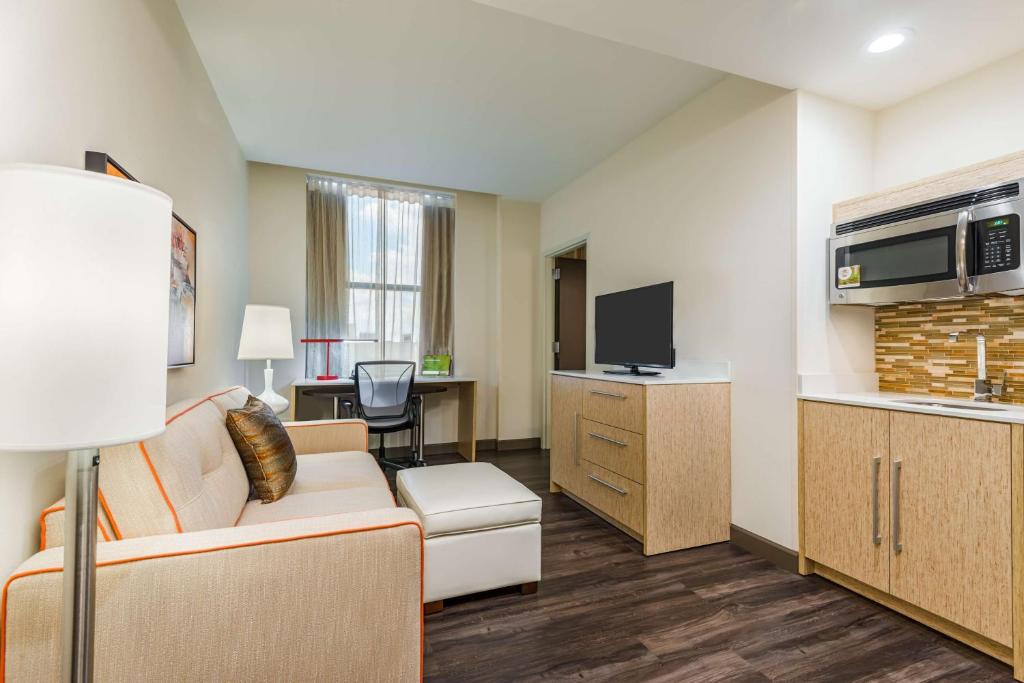 Home2 Suites by Hilton Atlanta Downtown - 