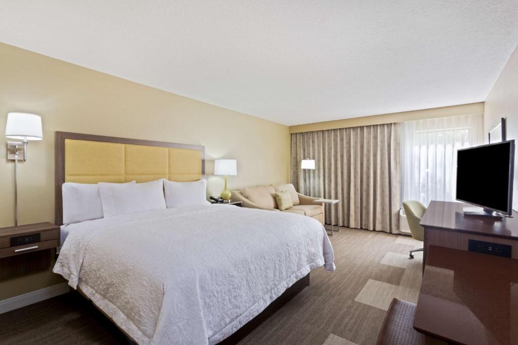 Hampton Inn Sault Ste Marie, MI - King Kamer Met Slaapbank - Slechthorend/Rookvrij