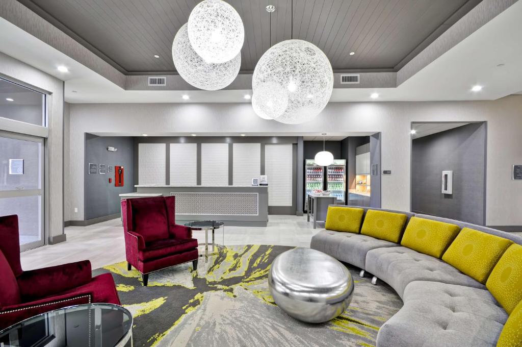 Posezení v ubytování Homewood Suites by Hilton Tyler