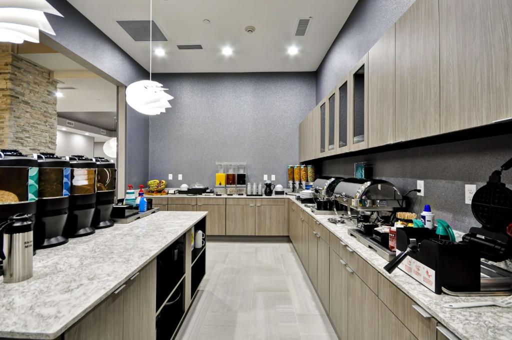 Kuchyň nebo kuchyňský kout v ubytování Homewood Suites by Hilton Tyler