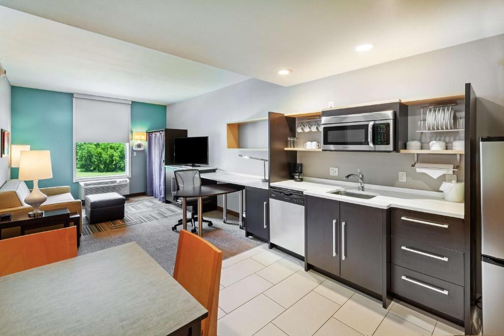 Home2 Suites By Hilton Gonzales - Suite 1 Chambre Lit King-Size - Non-Fumeurs
