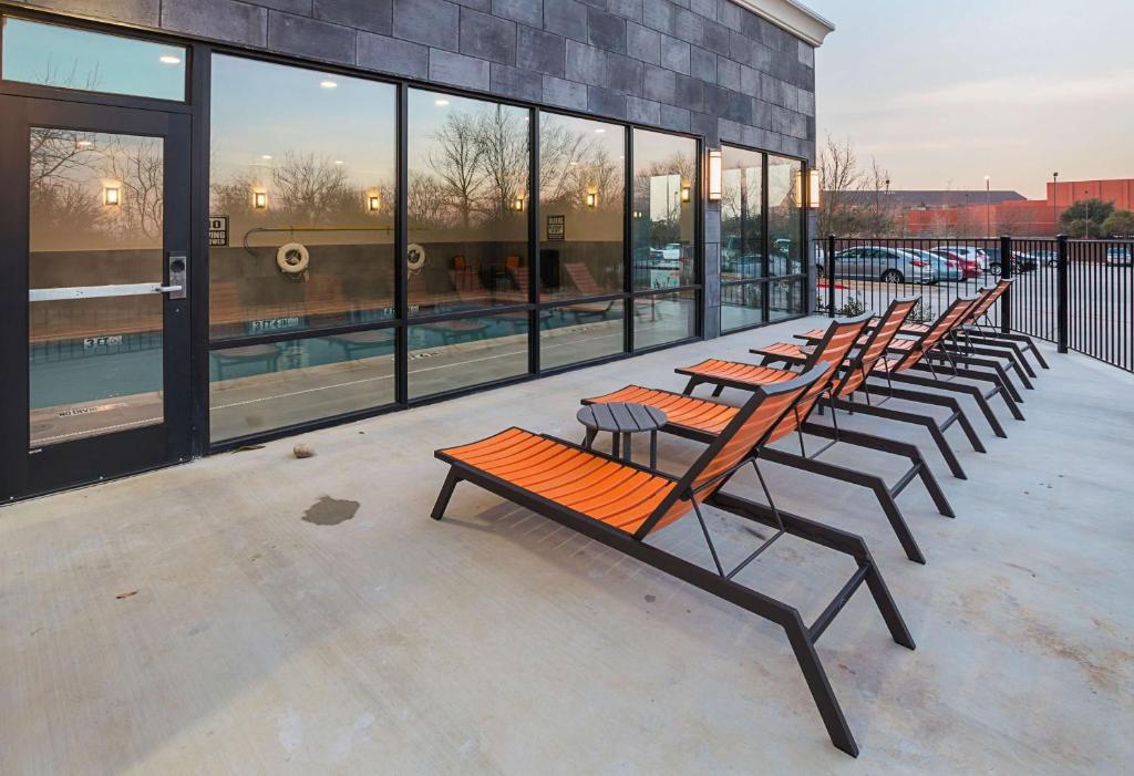Hampton Inn & Suites Colleyville DFW Airport West photo