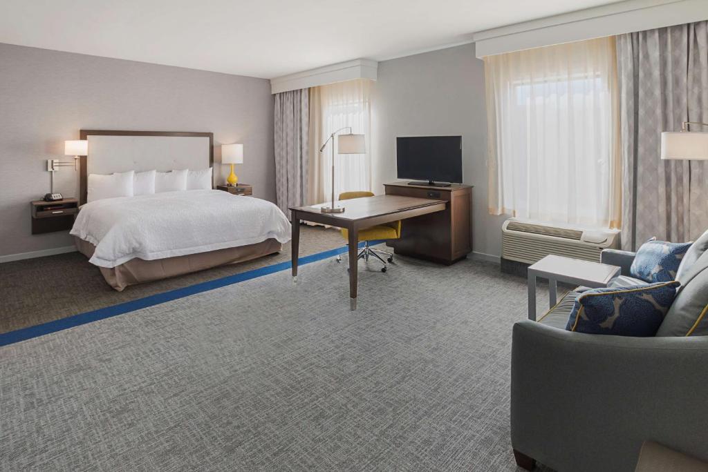Hampton Inn & Suites Colleyville DFW Airport West photo