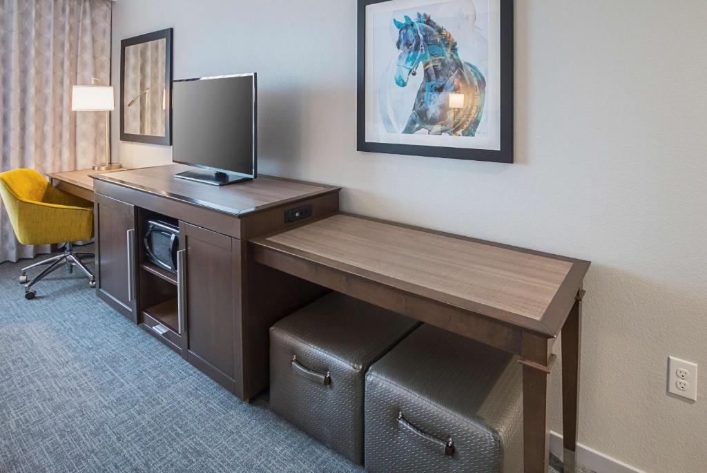 Hampton Inn & Suites Colleyville DFW Airport West photo