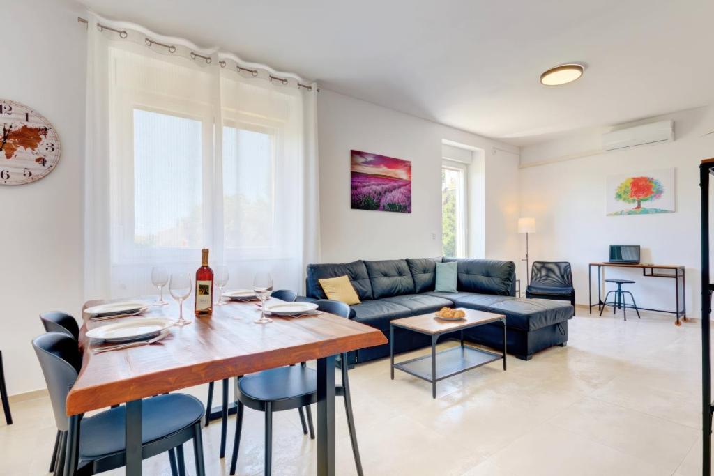 Posezení v ubytování NEW 2024 Apartment Marchesi Vodnjan