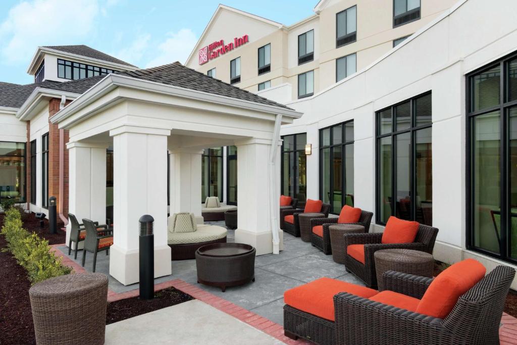Hilton Garden Inn Medford photo