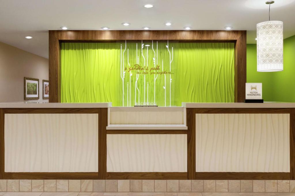 Hilton Garden Inn Medford photo