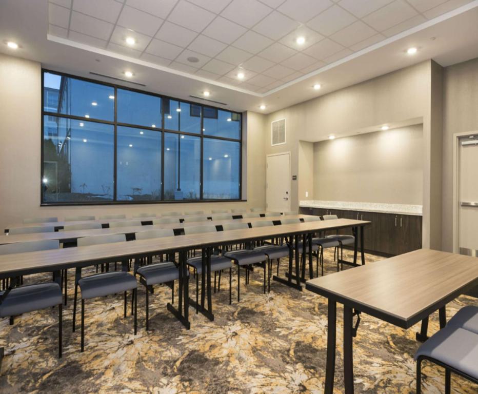Hampton Inn and Suites Minneapolis University Area, MN photo