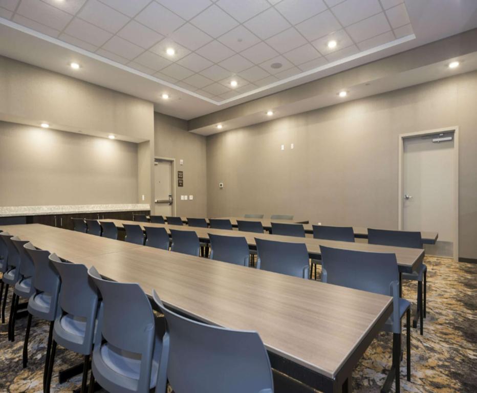 Hampton Inn and Suites Minneapolis University Area, MN photo