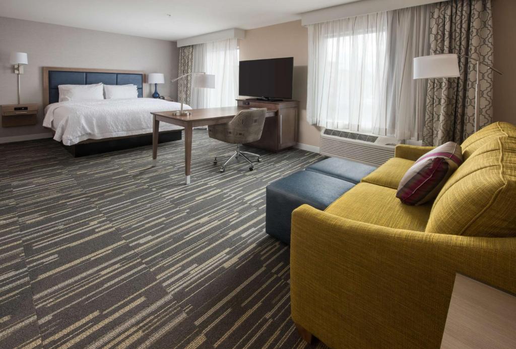 Hampton Inn & Suites Seattle/Redmond Wa - King Studio Suite - Non-Smoking