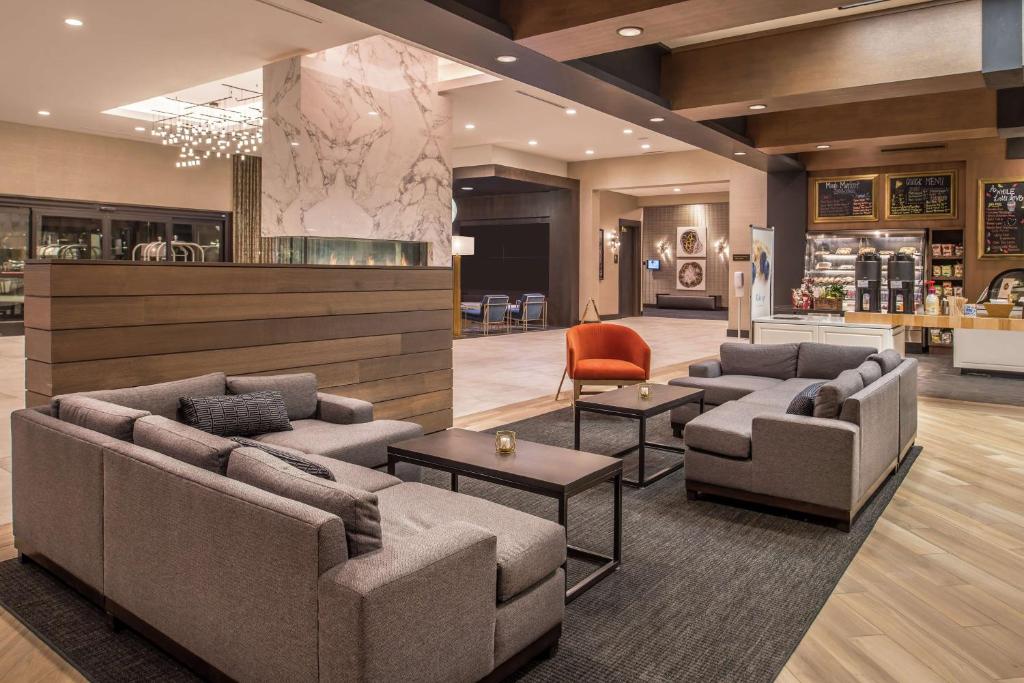 Doubletree By Hilton Lafayette East photo