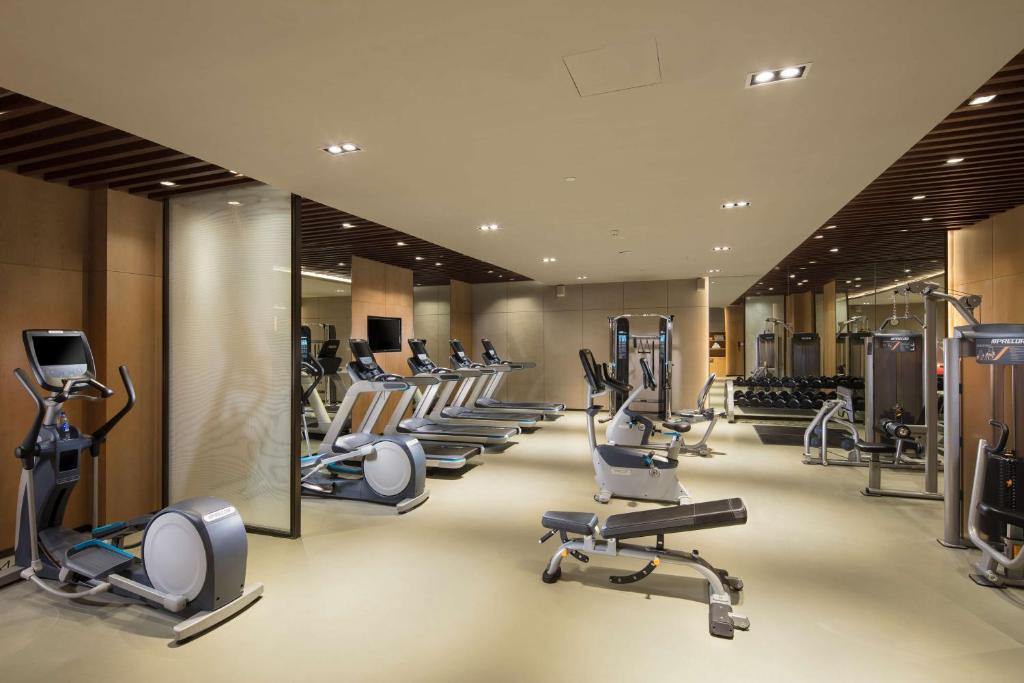 Fitness centrum a/nebo fitness zařízení v ubytování DoubleTree By Hilton Xiamen-Haicang