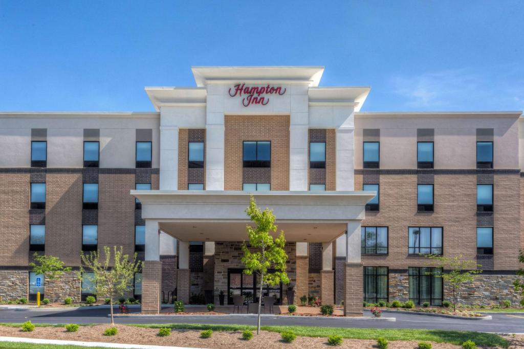 a rendering of the front of a hotel at Hampton Inn-St. Louis Wentzville, MO in Wentzville