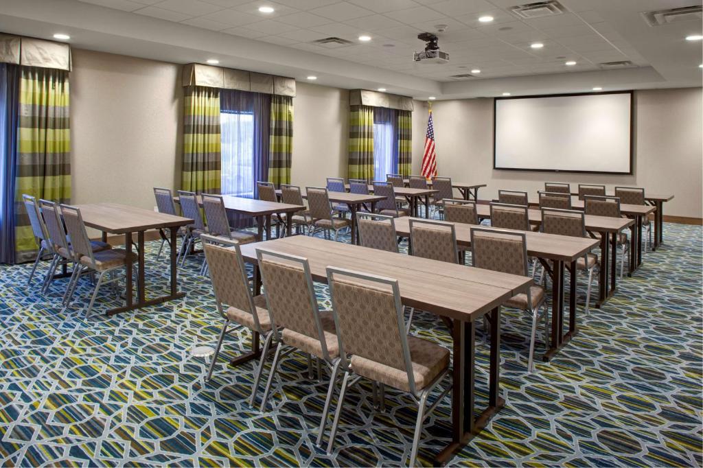 Konferenční prostory v ubytování Hampton Inn & Suites Syracuse North Airport Area