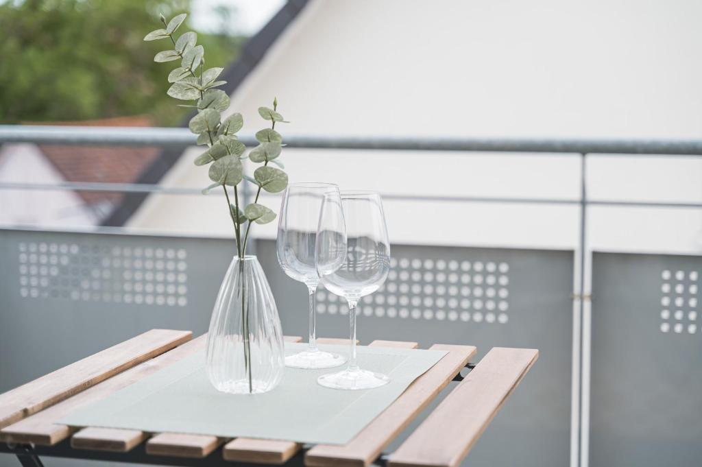 Nápoje v ubytování Design-Apartment - Küche - Balkon - Tiefgarage