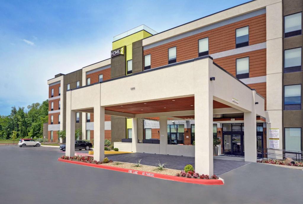 eine Darstellung eines Krankenhausgebäudes in der Unterkunft Home2 Suites By Hilton Dallas Desoto in DeSoto