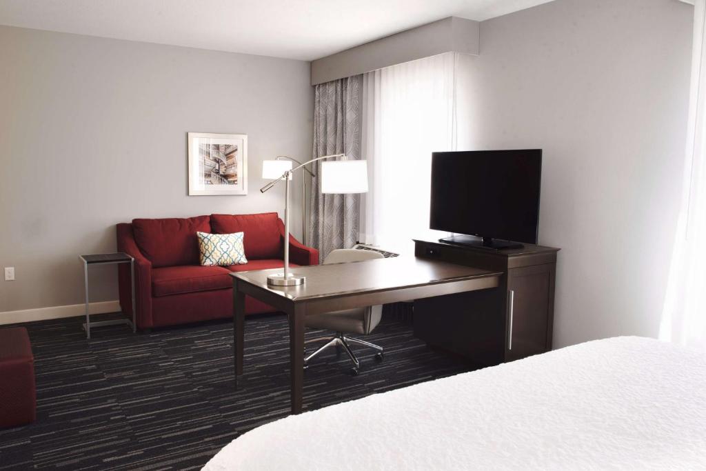 Hampton Inn & Suites Des Moines/Urbandale Ia - King Studio Suite - Non Smoking