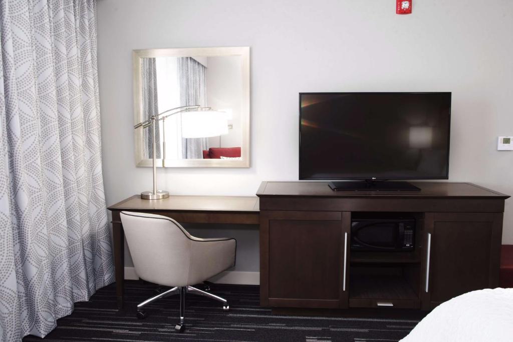 Hampton Inn & Suites Des Moines/Urbandale Ia - Queen Room With Two Queen Beds (4 Adults)