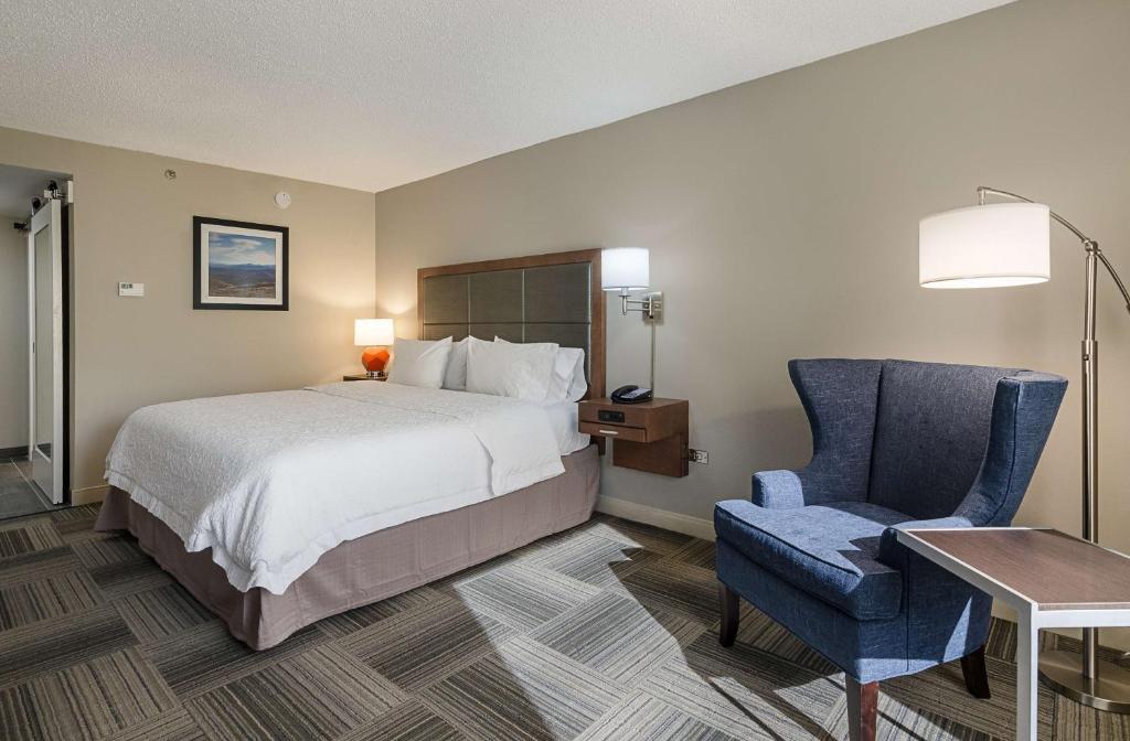 Hampton Inn Covington VA - King Kamer