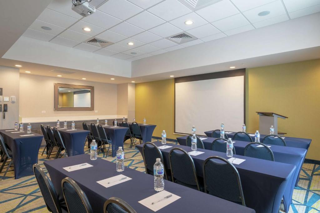 Der Geschäftsbereich oder Konferenzraum in der Unterkunft Hampton Inn &amp; Suites Glenarden&#47;Washington DC