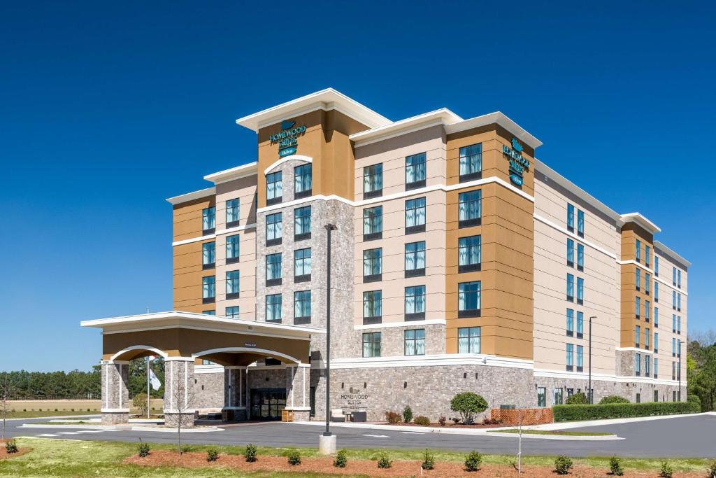 費耶特維爾的住宿－Homewood Suites By Hilton Fayetteville，酒店大楼的 ⁇ 染