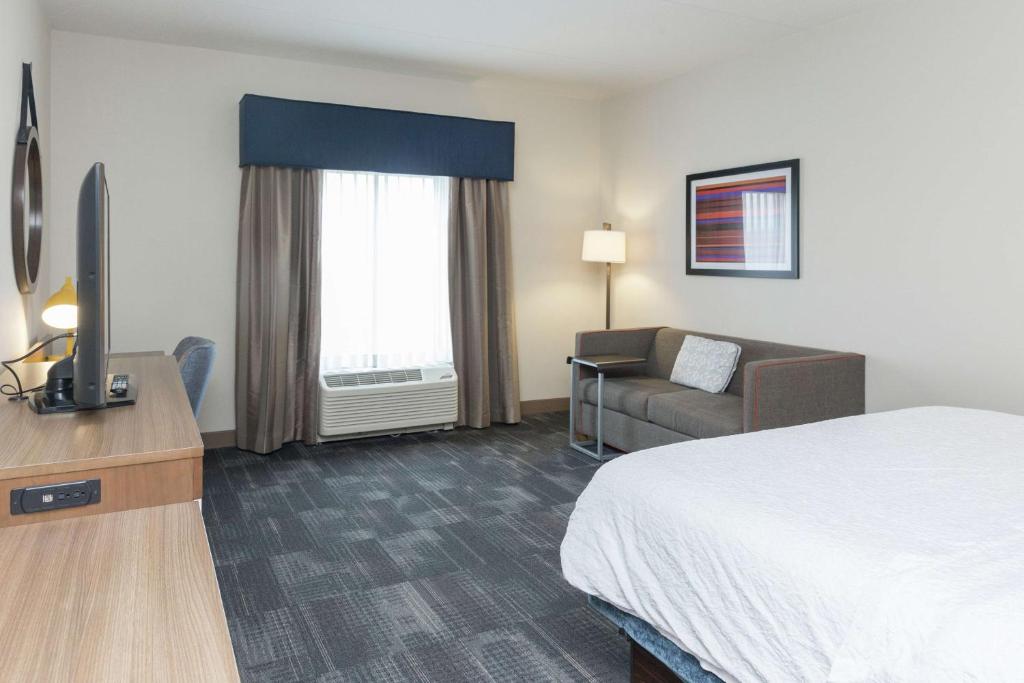 Hampton Inn & Suites Morgantown / University Town Centre - Camera King Con Divano Letto - Non Fumatori