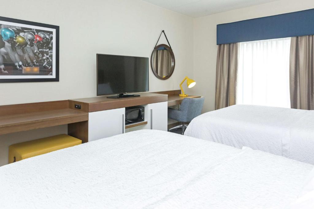 Hampton Inn & Suites Morgantown / University Town Centre - Queen Kamer Met 2 Queensize Bedden – Niet-Rokers