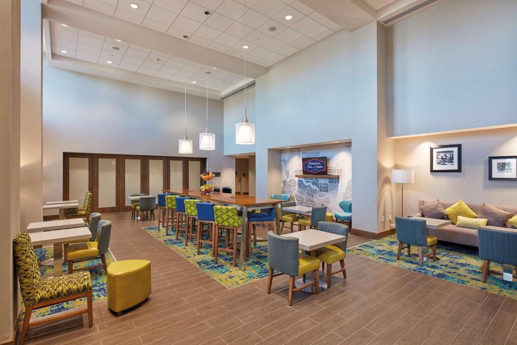 Hampton Inn & Suites Sacramento at CSUS photo