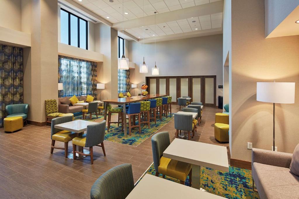 Hampton Inn & Suites Sacramento at CSUS photo