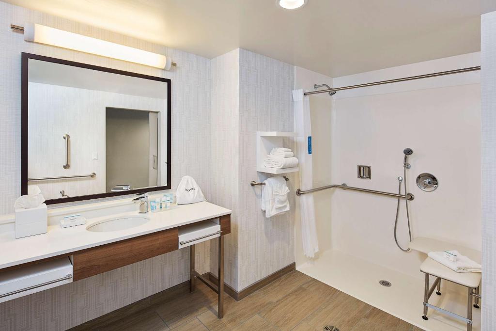 Hampton Inn & Suites Sacramento at CSUS photo