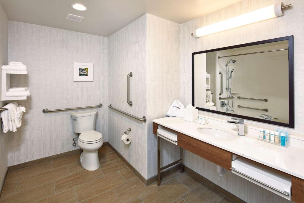 Hampton Inn & Suites Sacramento at CSUS photo