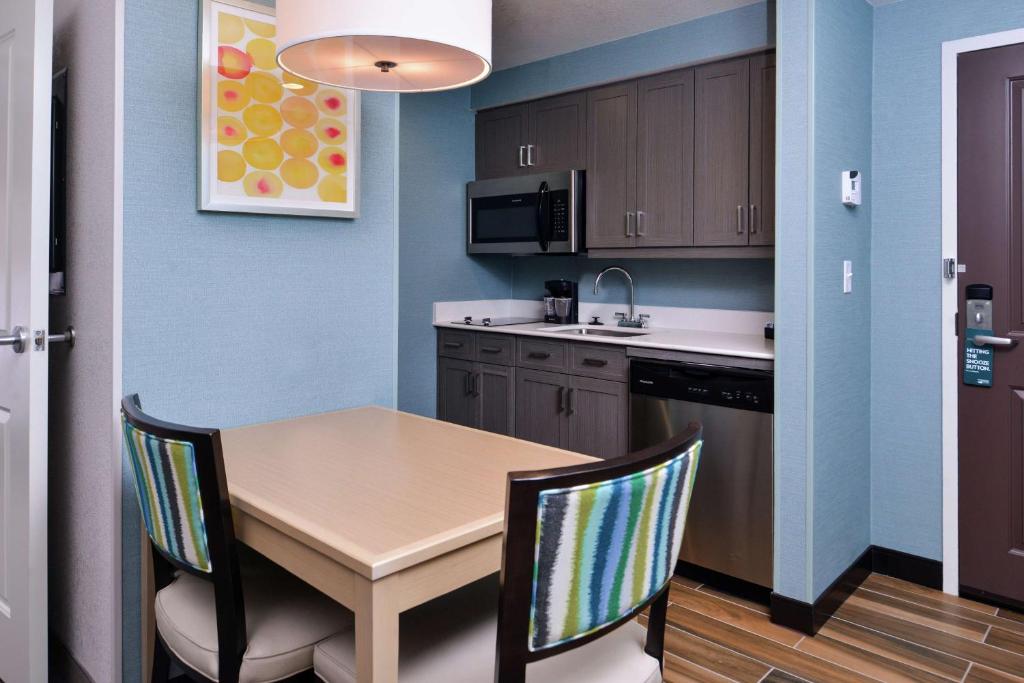 Homewood Suites Des Moines Airport - Suite King Con 1 Camera Da Letto - Non Fumatori