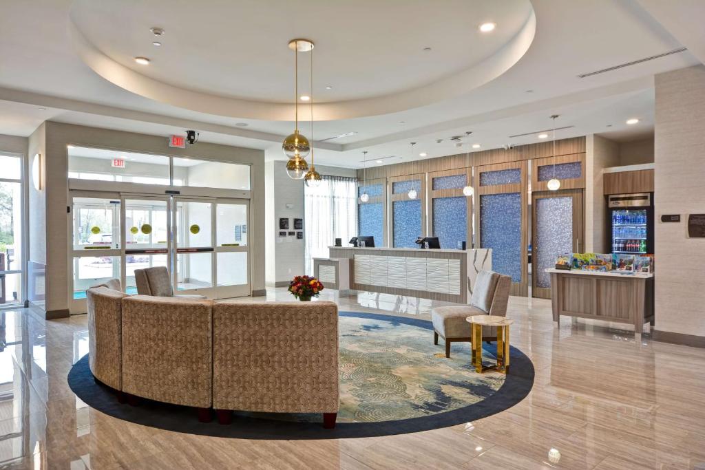 Posezení v ubytování Homewood Suites by Hilton Conroe