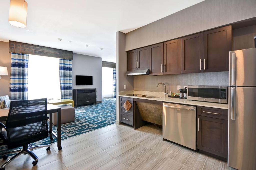 Kuchyň nebo kuchyňský kout v ubytování Homewood Suites by Hilton Conroe
