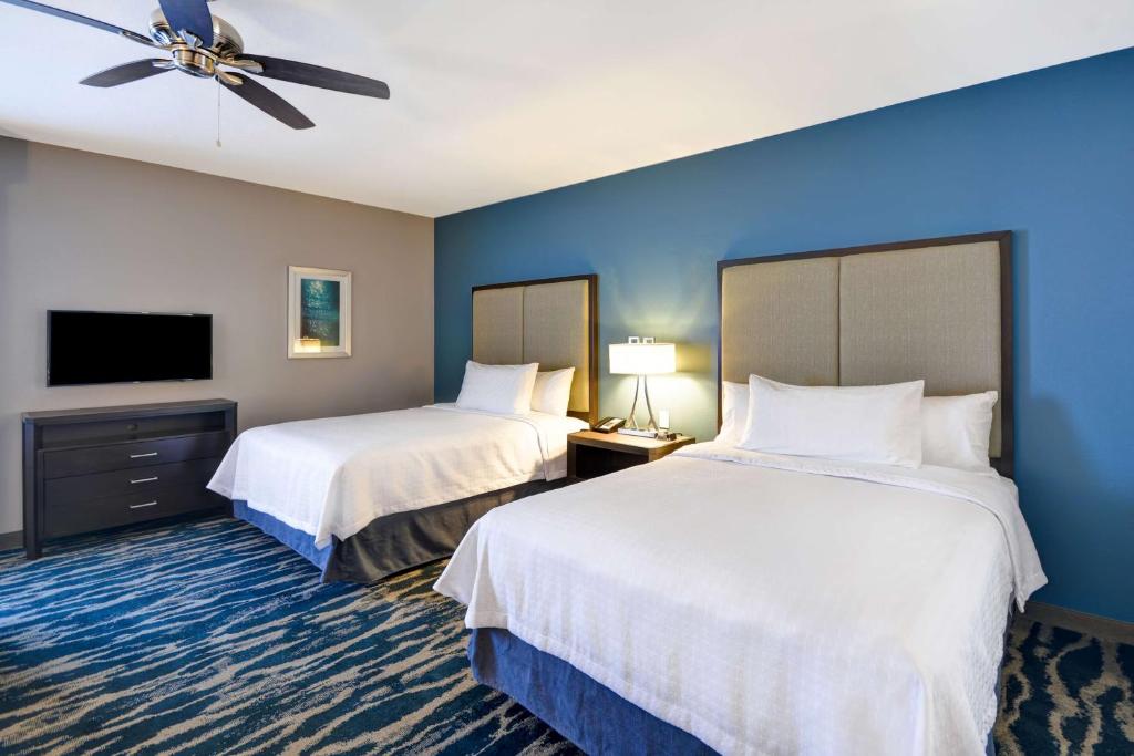 Postel nebo postele na pokoji v ubytování Homewood Suites by Hilton Conroe