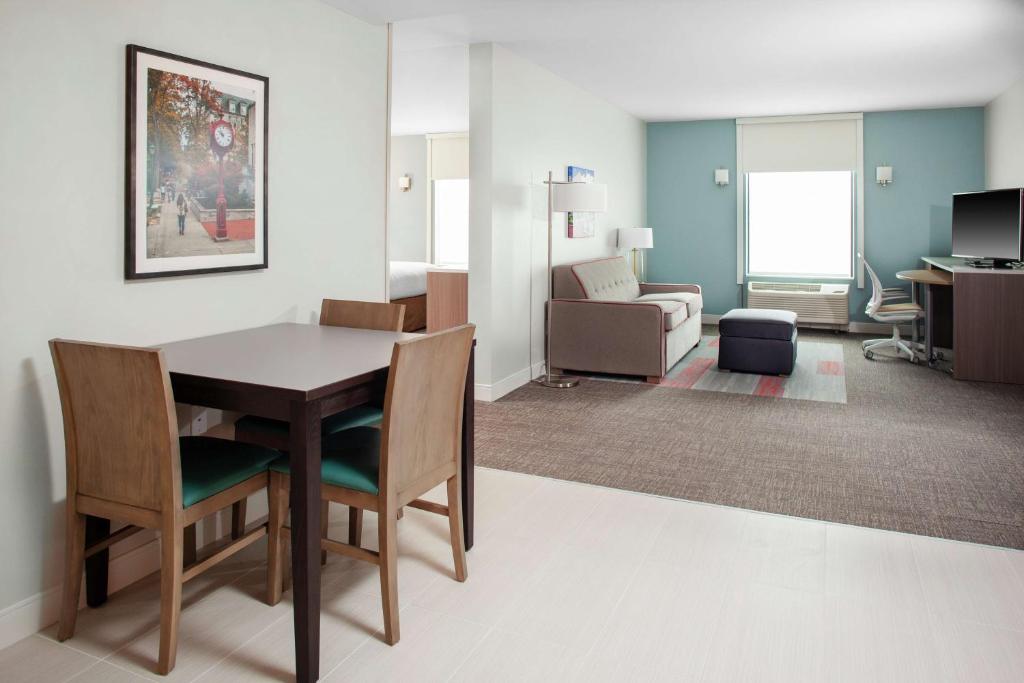 Home2 Suites by Hilton Bloomington photo