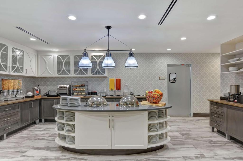 Homewood Suites By Hilton Savannah Airport photo