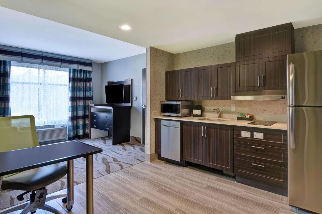 Homewood Suites By Hilton Savannah Airport photo