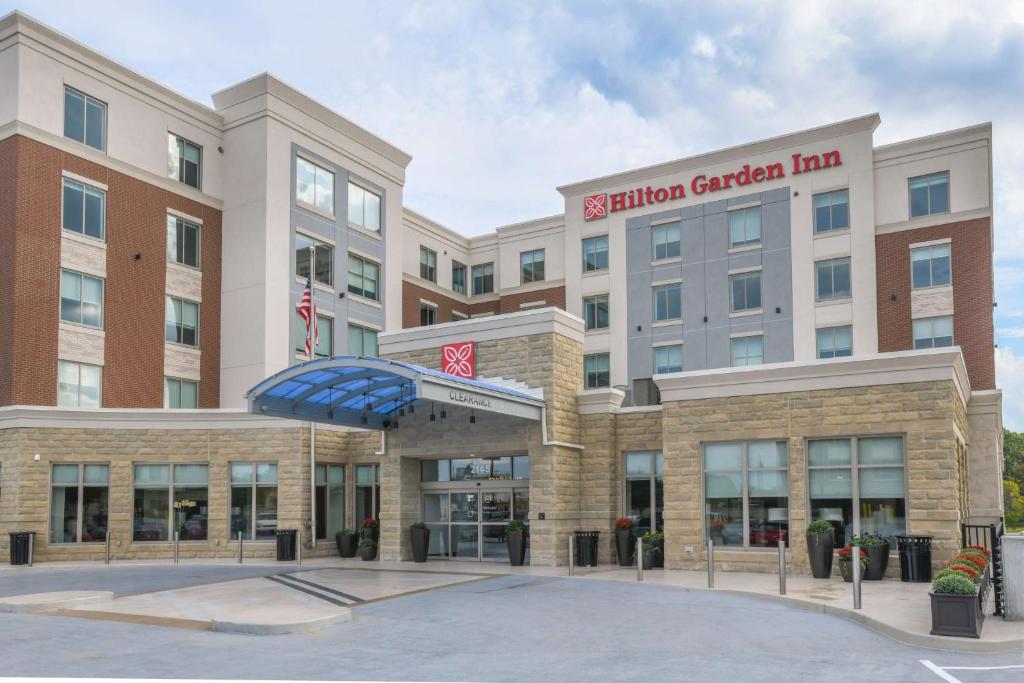 Hilton Garden Inn Cincinnati Midtown photo