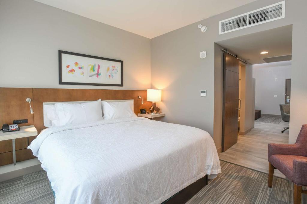 Hilton Garden Inn Cincinnati Midtown - Chambre Lit King-Size De Luxe Avec Canapé-Lit