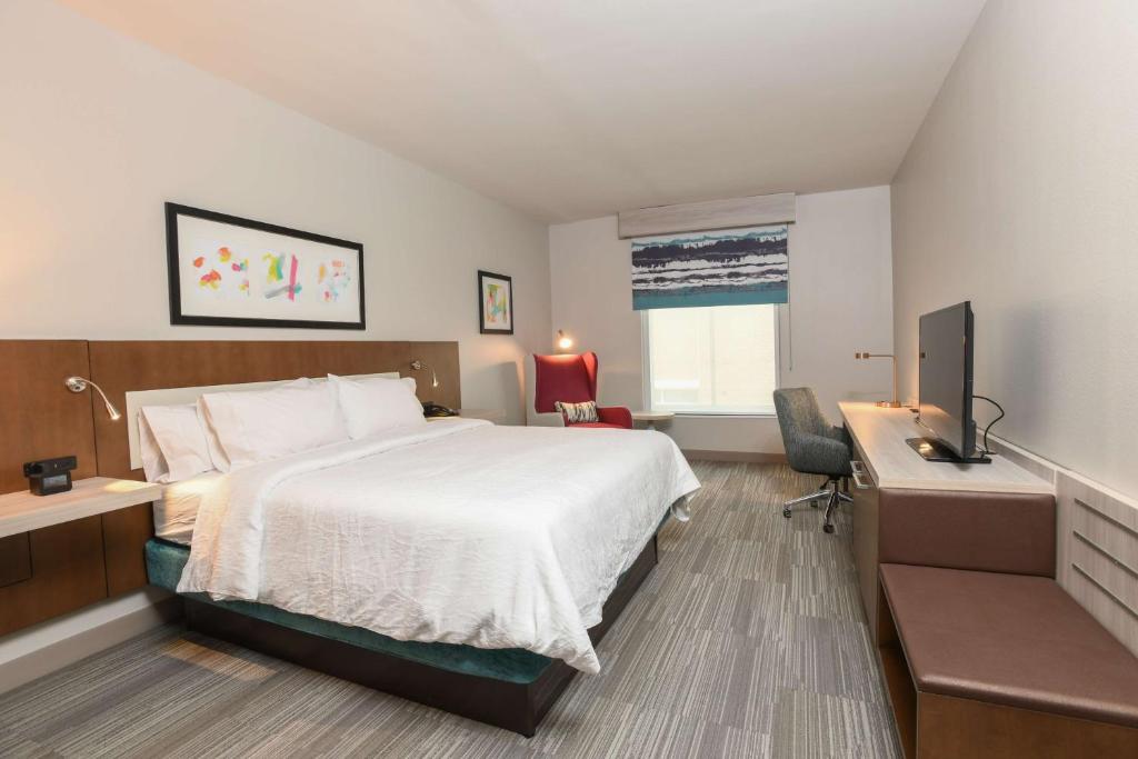 Hilton Garden Inn Cincinnati Midtown photo