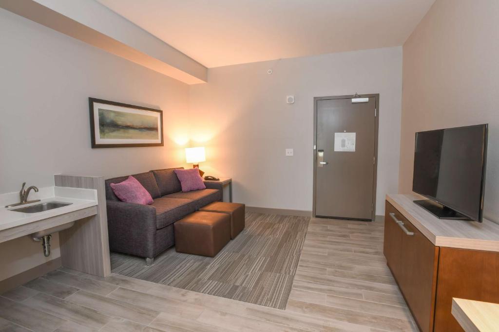 Hilton Garden Inn Cincinnati Midtown photo