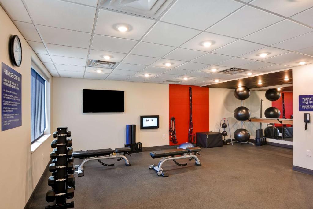 Fitness centrum a/nebo fitness zařízení v ubytování Tru by Hilton Syracuse North Airport Area