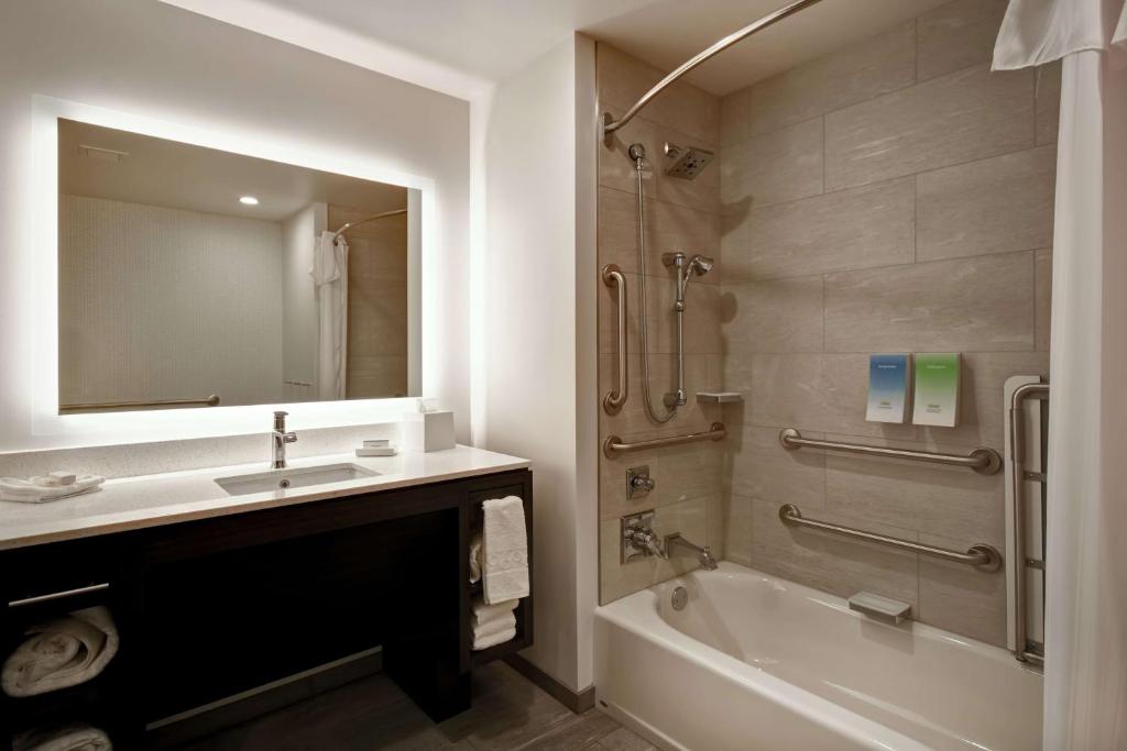 Home2 Suites by Hilton Los Angeles Montebello - 
