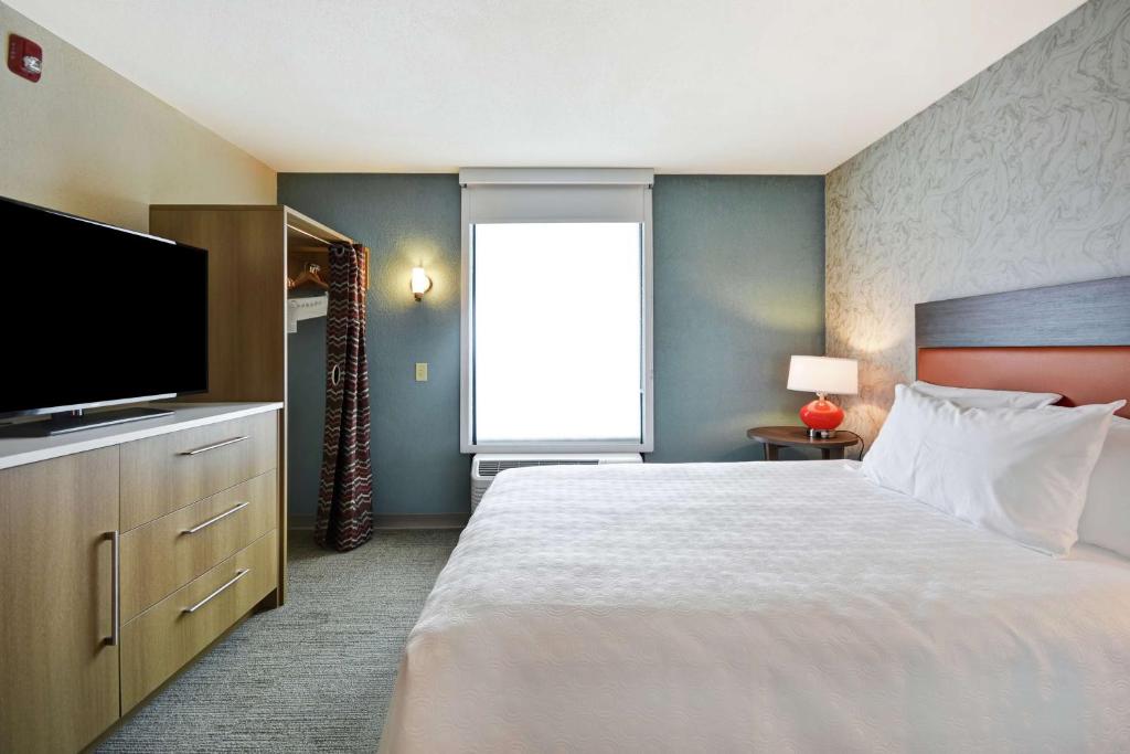Home2 Suites By Hilton Portland Airport photo
