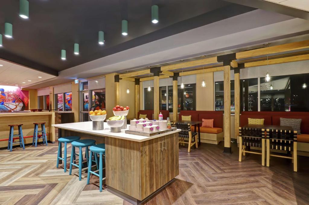 Tru By Hilton Edmonton Windermere - Resim 16